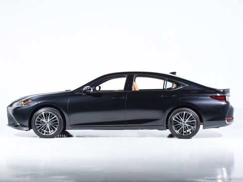 Used 2024 Lexus ES 300h w/ Premium Package image 8