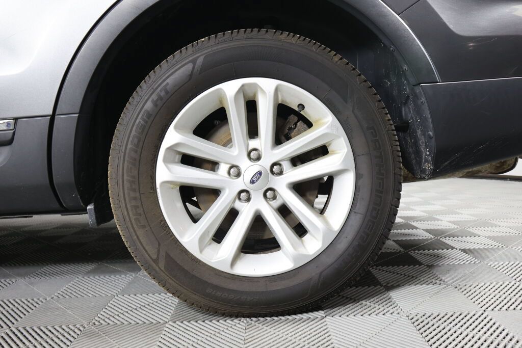 Used 2014 Ford Explorer XLT w/ Equipment Group 202A FWD image 8