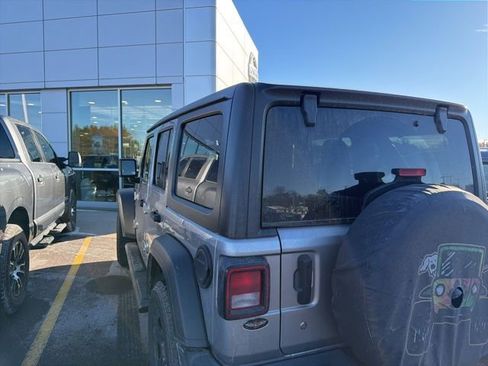 Used 2018 Jeep Wrangler Unlimited Sport image 6