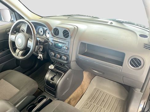 Used 2017 Jeep Patriot Latitude FWD image 26