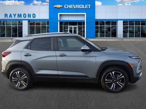 New 2025 Chevrolet TrailBlazer LT w/ Convenience Package image 2