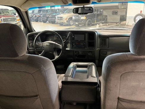 Used 2005 GMC Sierra 2500 SLE w/ Heavy-Duty Power Package AWD/4WD image 17