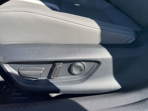 Used 2026 Toyota Camry SE w/ Convenience Package image 5