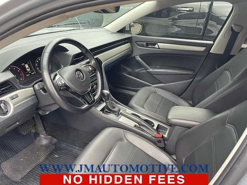 Used 2020 Volkswagen Passat 2.0T SE FWD image 2