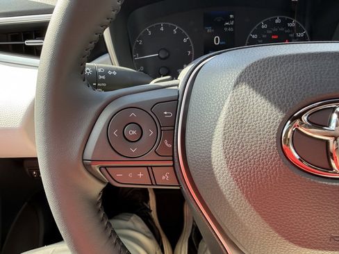 New 2025 Toyota Corolla SE image 18