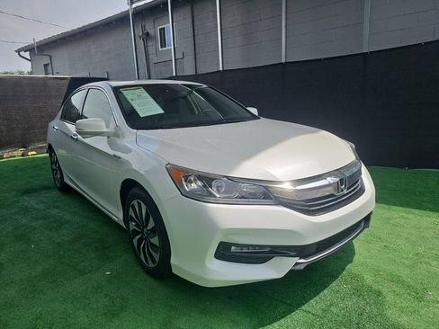 Used 2017 Honda Accord EX-L image 2