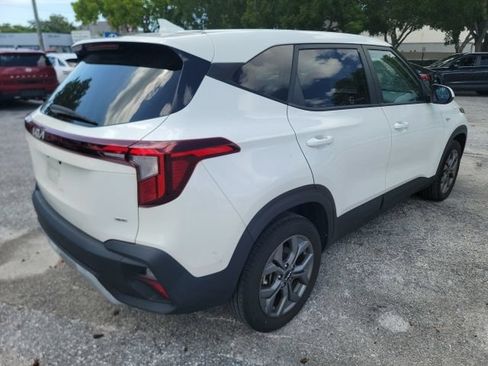 Used 2024 Kia Seltos LX AWD/4WD image 4