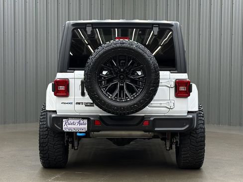 Used 2024 Jeep Wrangler Unlimited w/ Convenience Group AWD/4WD image 4