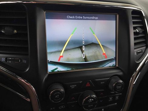 Used 2015 Jeep Grand Cherokee Overland w/ Advanced Technology Group AWD/4WD image 28