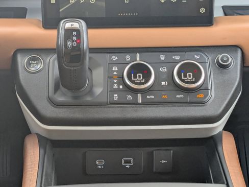 Used 2023 Land Rover Defender 130 First Edition image 21