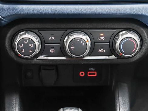 Used 2023 Nissan Versa SV image 14