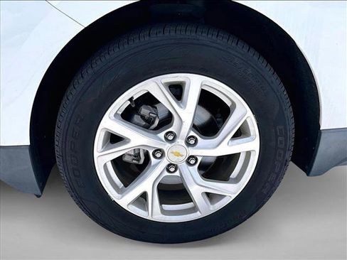 Used 2018 Chevrolet Equinox Premier FWD image 10