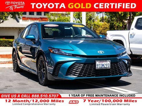 Used 2025 Toyota Camry SE image 1