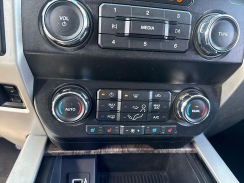 Used 2019 Ford F250 Lariat w/ Chrome Package AWD/4WD image 16