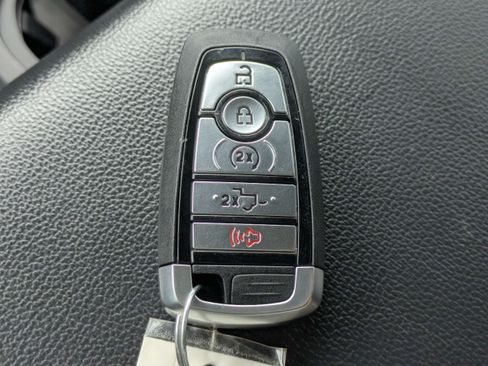 Used 2025 Ford F250 Lariat w/ Black Appearance Package AWD/4WD image 33