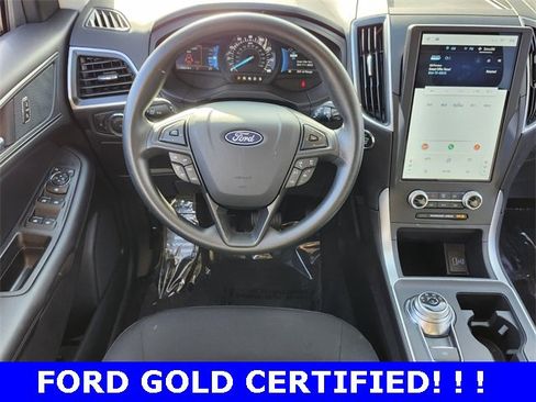 Used 2024 Ford Edge SE w/ Black Appearance Package image 11