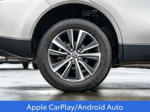 Certified 2024 Toyota Venza LE image 9