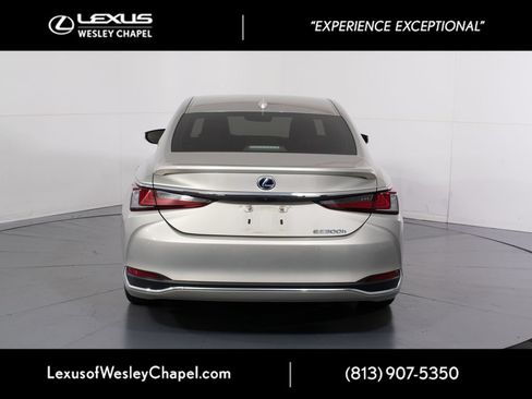 Used 2020 Lexus ES 300h w/ Premium Package FWD image 5
