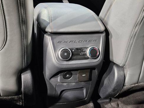 Used 2025 Ford Explorer Active w/ Active Comfort Package AWD/4WD image 38