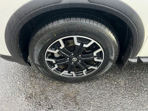 Used 2020 Nissan Pathfinder SL image 10