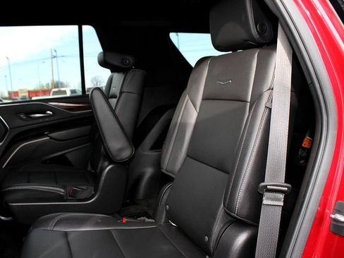 Used 2022 Cadillac Escalade Luxury image 32