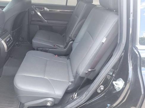 Used 2022 Lexus GX 460 Premium w/ Accessory Package AWD/4WD image 18
