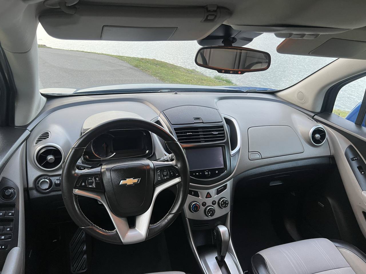 Used 2015 Chevrolet Trax LT w/ LT Sun and Sound Package FWD image 18