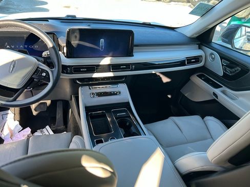 Used 2025 Lincoln Aviator Reserve w/ Equipment Group 201A AWD/4WD image 9