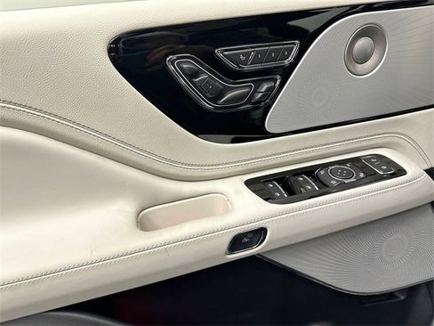 New 2026 Lincoln Aviator Black Label w/ Dynamic Handling Package image 38