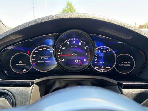 Used 2020 Porsche Cayenne AWD/4WD image 26