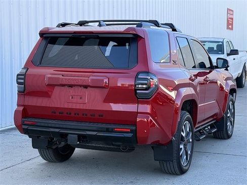 Used 2025 Toyota 4Runner TRD Off-Road Premium image 4