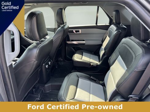 Used 2023 Ford Explorer XLT w/ Equipment Group 202A image 10
