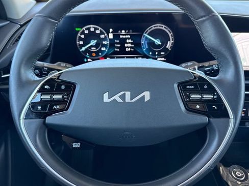 Certified 2024 Kia Niro Wind FWD image 31