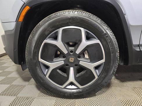 Used 2024 Rivian R1T Adventure AWD/4WD image 9