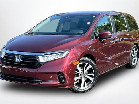 Used 2021 Honda Odyssey Touring image 2