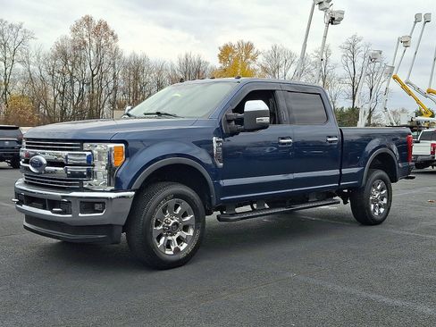 Used 2019 Ford F250 Lariat w/ Chrome Package image 5