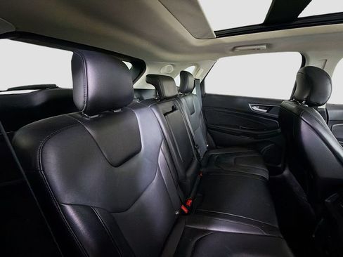 Used 2019 Ford Edge Titanium FWD image 28