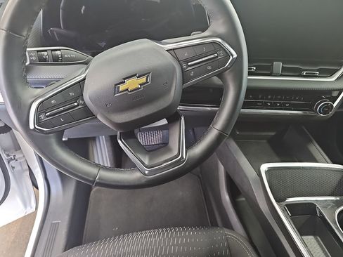 Used 2025 Chevrolet Equinox LT FWD image 15