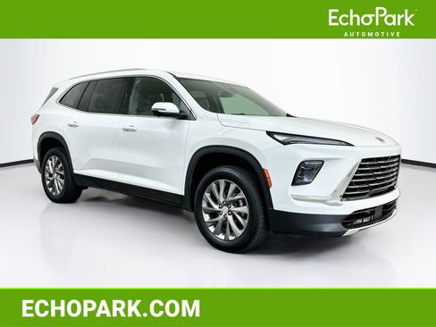 Used 2025 Buick Enclave Preferred AWD/4WD image 1
