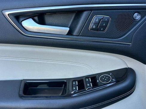 Used 2020 Ford Edge Titanium w/ Equipment Group 301A AWD/4WD image 11