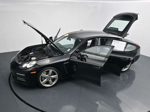 Used 2016 Porsche Panamera 4 Edition AWD/4WD image 38