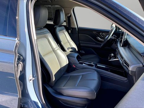 Used 2023 Lincoln Corsair AWD image 7