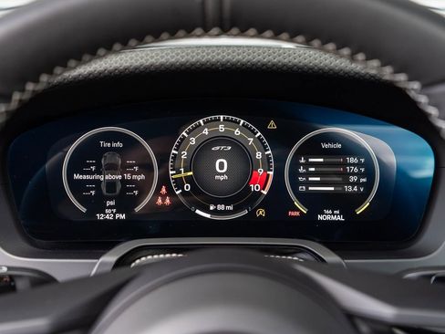 Used 2026 Porsche 911 GT3 RWD image 17