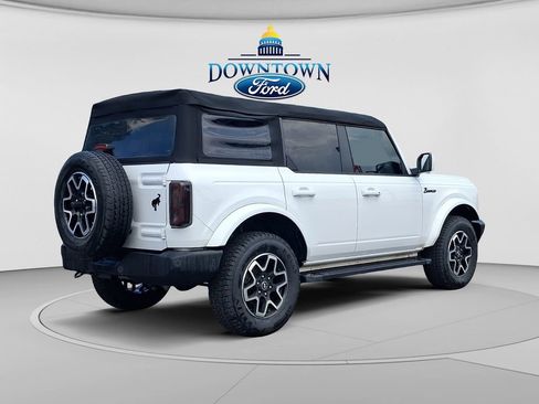 Used 2024 Ford Bronco Outer Banks AWD/4WD image 3