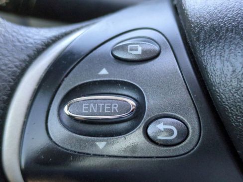 Used 2019 Nissan Pathfinder S image 23