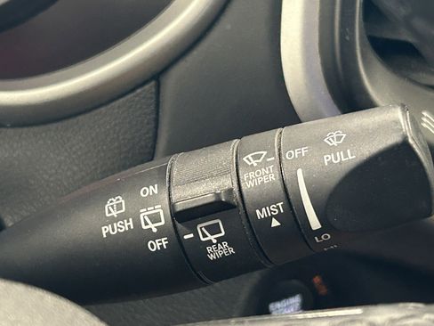 Used 2018 Jeep Cherokee Overland w/ Technology Group image 25