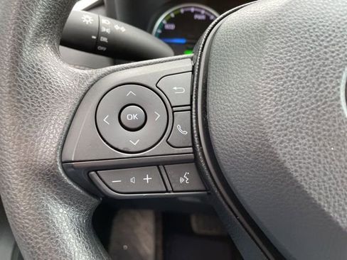 Used 2019 Toyota RAV4 LE w/ Carpet Mat Package image 18