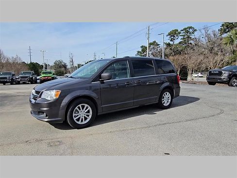 Used 2019 Dodge Grand Caravan SXT image 26
