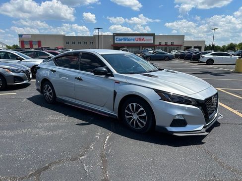 Used 2021 Nissan Altima 2.5 SV FWD image 1