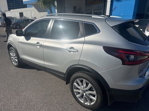 Used 2022 Nissan Rogue Sport SV image 4